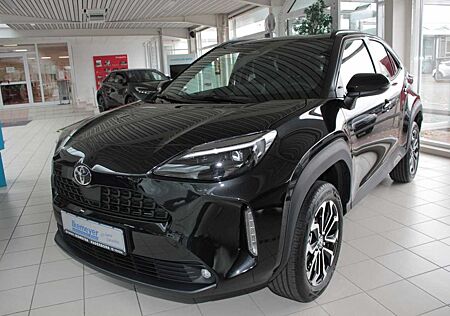 Toyota Yaris Cross Hybrid Black & White Winter-Paket Si