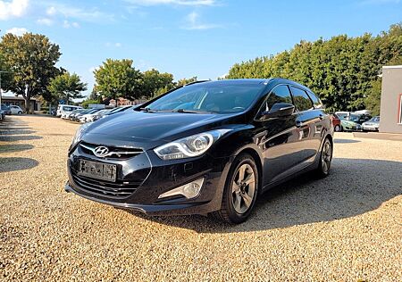 Hyundai i40 cw Style*Navi*R-Cam*LMF*SZH*Temp*PDC*AHK*