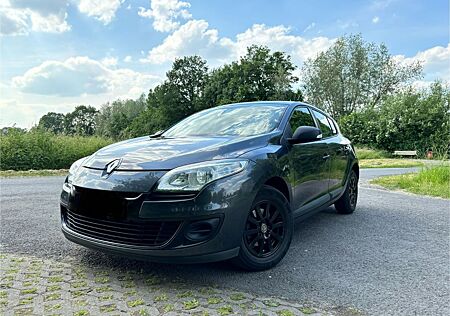 Renault Megane 1.6 16V 100 - TÜV NEU ohne Mängel