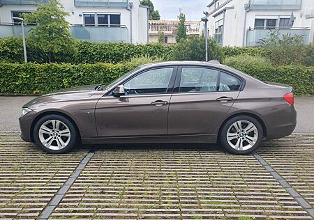 BMW 316i Sport Xenon Navi SpoSi HiFi 109 TKm orig !