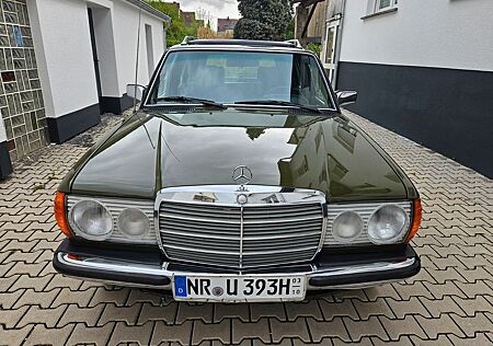 Mercedes-Benz 240 W123 Kombi Diesel/Top Zustand/ Super Farbe