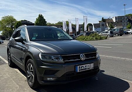 VW Tiguan Volkswagen 2.0 TDI | 99.000km |Panorama D.| Top Ausstattung