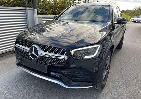 Mercedes-Benz GLC 300 GLC 300e 4M AMG WIDE MBEAM AUGR+KAM AMB AHK PANO