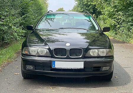 BMW 520i Touring - schwarz