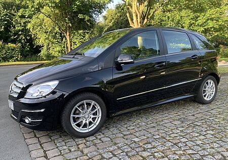 Mercedes-Benz B 180 , 28.800 km Laufleistung, TÜV neu