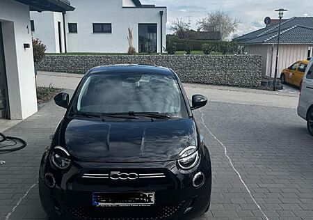 Fiat 500E (RED) Limousine 42 kWh (RED)