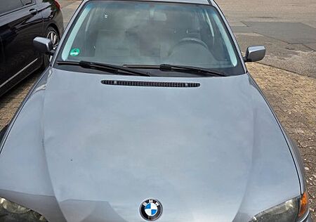 BMW 318i -