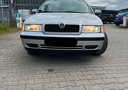 Skoda Octavia 1.6 GLX 74kW GLX