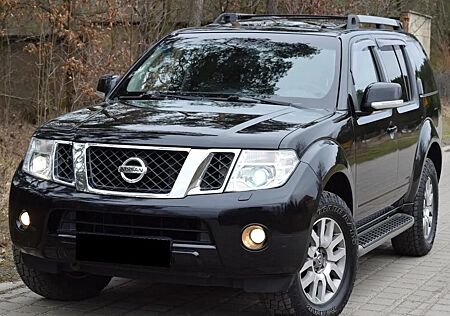 Nissan Pathfinder 2.5 dCi DPF 4WD Automatik Platinum
