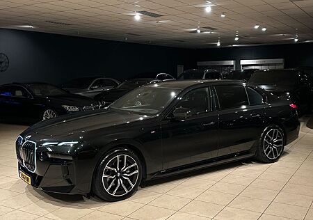 BMW i7 xDrive60 SOH 98.2%/M-SPORT/B&W/PANO/1HAND/VOL