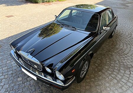 Jaguar Daimler Double Six