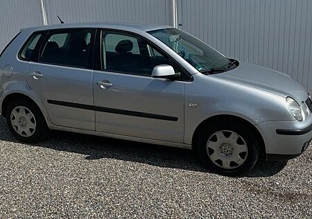 VW Polo Volkswagen 5-Türer Benziner 1,4l 75PS Klima TÜV 4/2027