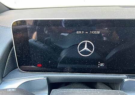 Mercedes-Benz GLB 200 d 4M LED Leder Parkassistent