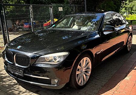 BMW 750i xDrive -SCHECKH. bis 2022 Motor Raucht