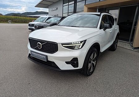 Volvo XC 40 Plus Dark Recharge Plug-In Hybrid