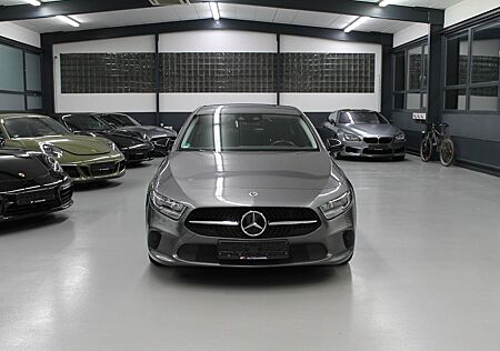 Mercedes-Benz A 180 d 8-G Progressive Widescreen 360+Kamera