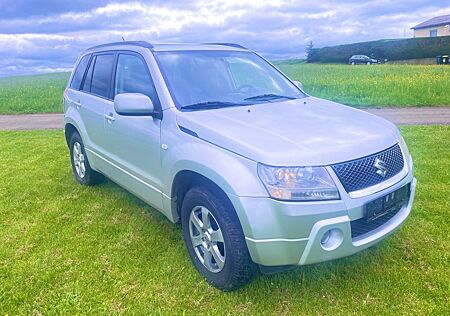 Suzuki Grand Vitara 2.0 Comfort+ Family Comfort+ Family