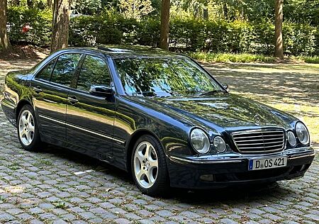 Mercedes-Benz E 320 AVANTGARDE Avantgarde