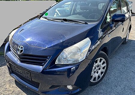 Toyota Verso 2,0 D-4D / 7 SITZER / KLIMA