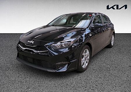 Kia Cee'd Ceed 5 Türer 1,5 T 140 DCT Vision Komf+ NAVI