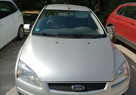 Ford Focus 1,6 Style Turnier Autom. Style