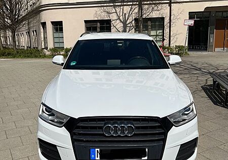 Audi Q3 1.4 TFSI cylinder on d. S tronic sport sport