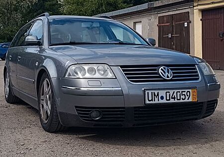 VW Passat Variant Volkswagen Passat 2.5TDI Highline/ 4Motion/ TÜV NEU
