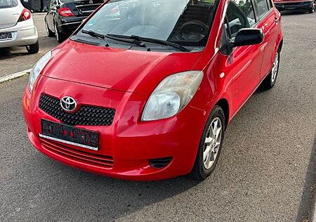 Toyota Yaris 1,3-l-VVT-i Luna