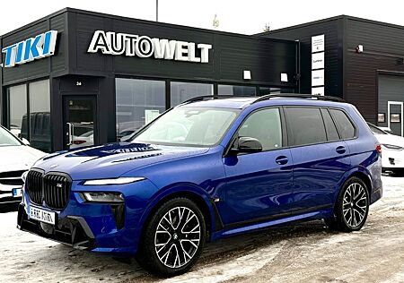 BMW X7 M60 Sky Lounge, B&W, 23" Felgen