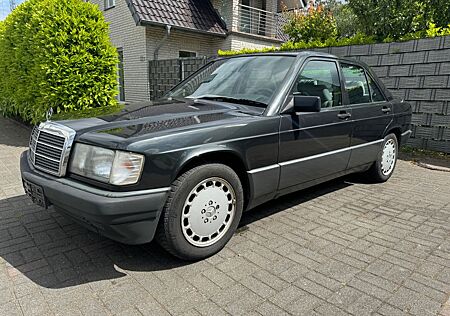 Mercedes-Benz 190 E AHK