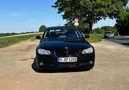 BMW 318i - TÜV Neu, Anhängerkupplung, Apple CarPlay
