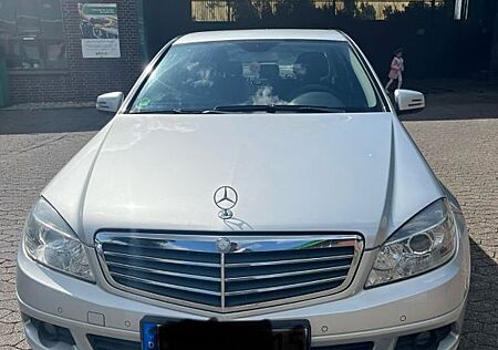 Mercedes-Benz C 180 CGI BlueEFFICIENCY Autom. -