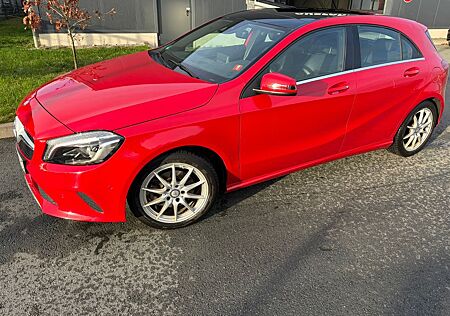 Mercedes-Benz A 180 SCORE! SCORE!