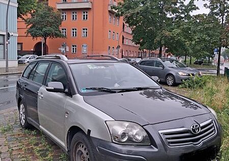 Toyota Avensis Combi 2.0 D-4D -