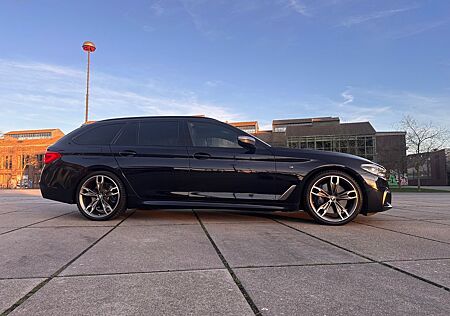 BMW M550d xDrive Touring Panorma AHK