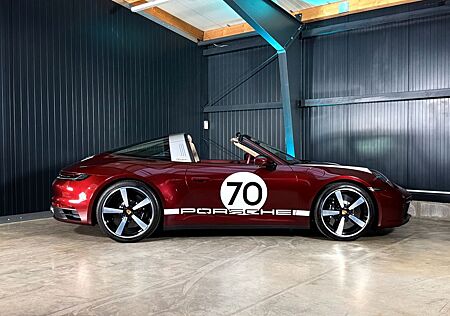 Porsche 992 911 Targa 4 S Heritage Design Edition + N1. 173