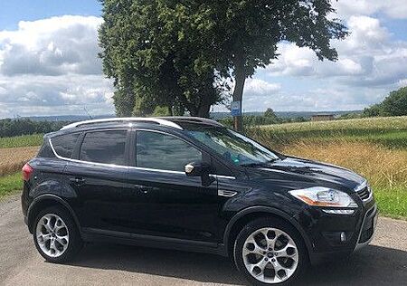 Ford Kuga 2,0 TDCi 4x4 103kW Titanium "S", Panodach,