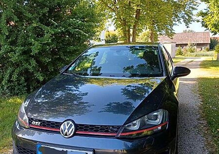 VW Golf Volkswagen 2.0 TSI BMT GTI Performance GTI Performance