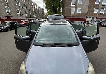 Opel Zafira 1.8 -