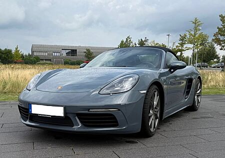 Porsche Boxster mit Approved bis 10/2026