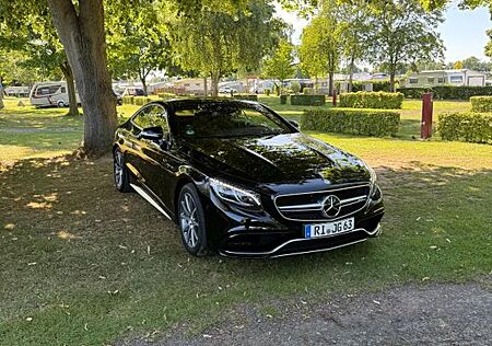 Mercedes-Benz S 63 AMG Mercedes S63 AMG Coupé *Vollausstattung*DE Model