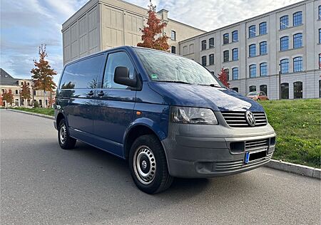 VW T5 Transporter Volkswagen Motor und Getriebe regeneriert