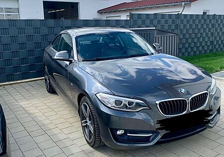 BMW 220d *Sport Line*Automatik*Navi*HK*Leder*