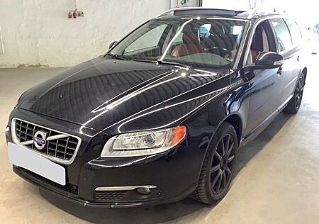 Volvo V70 Summum AWD D5 AUT.*LEDER*XE*NAVI*
