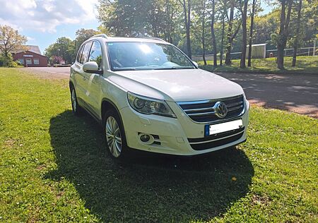 VW Tiguan Volkswagen 2.0 TSI 147kW 4MOTION Track & Field T...