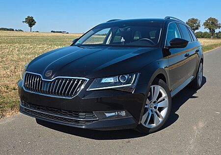 Skoda Superb Combi 2.0 TDI Style Bi-Xenon Navi Alu 18"