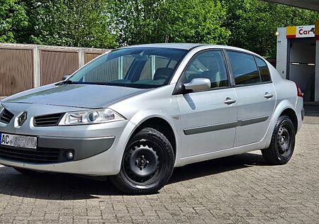 Renault Megane 1.6 16V Automatik Dynamique SEDAN
