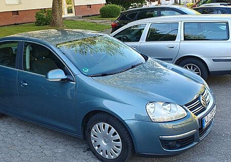 VW Jetta Volkswagen 1.6 FSI Comfortline, Tüv bis 05.2027