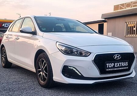 Hyundai i30 Select KLIMA NAVI KAM TEMP SITZH LED ALU TOP