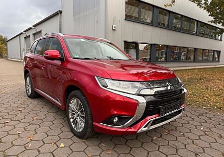 Mitsubishi Outlander 2.4 PLUG-IN HYBR 4WD Keyless Go